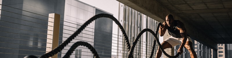 世界杯预选赛亚洲区比赛现场，球迷热情助威